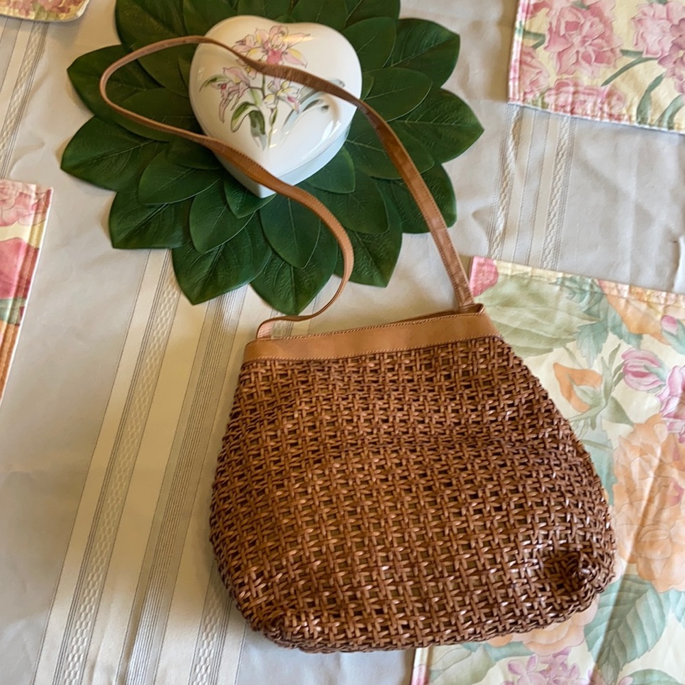 ⚡️FLASH Sale⏱️ Women’s CEM Vintage Woven Leather Shoulder Bag